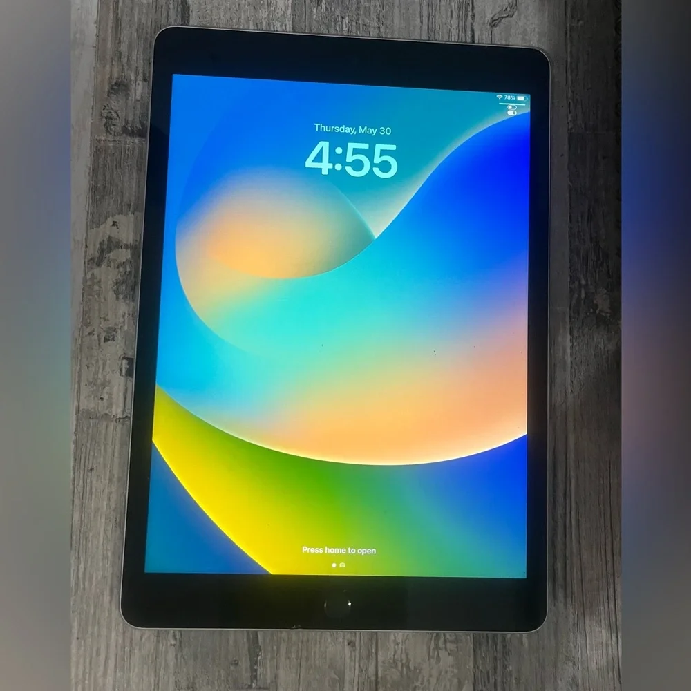 APPLE IPAD 10th generation - Picture 1 of 2
